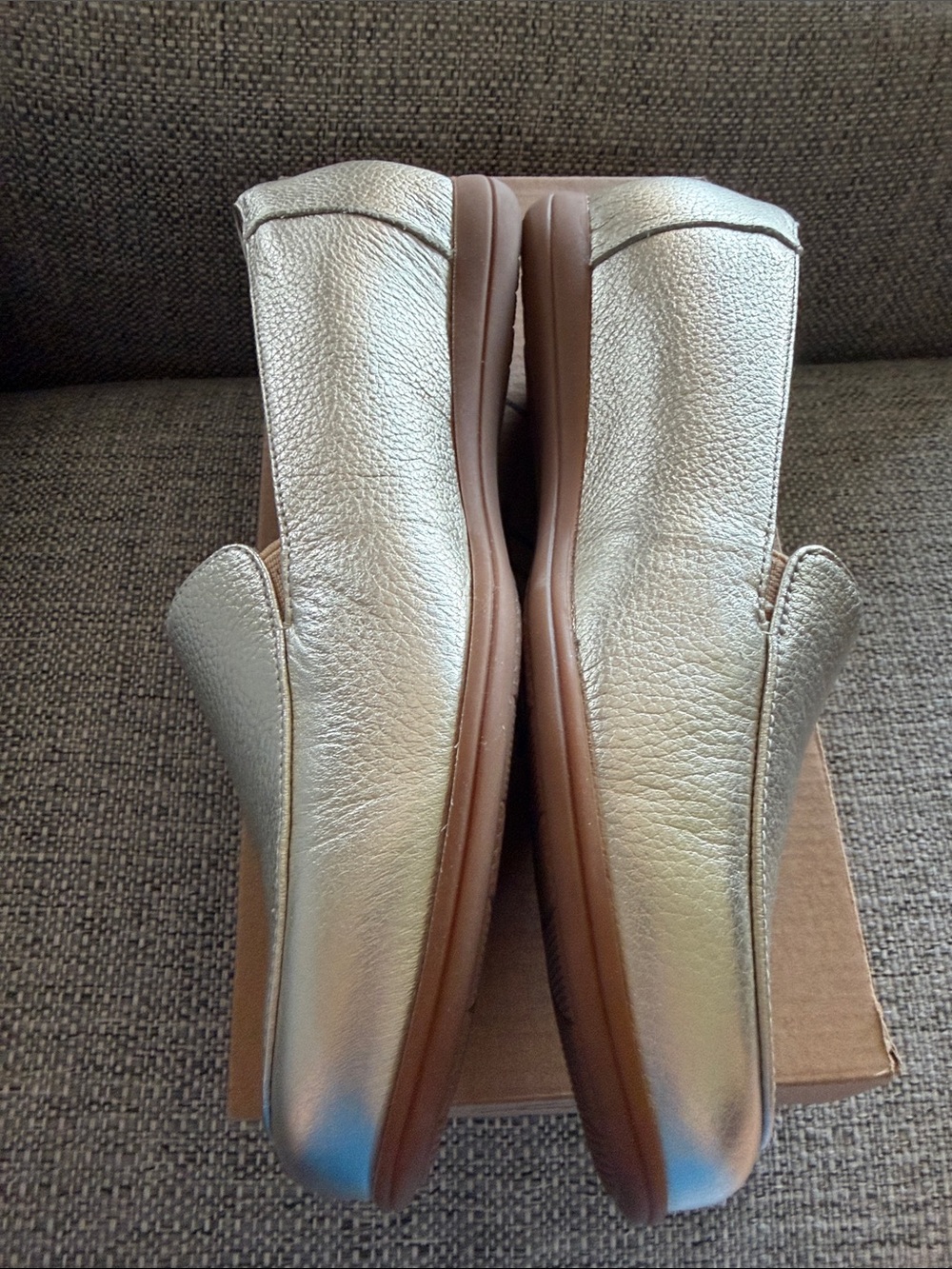 NEW IN BOX Trotters Deanna Champagne Metallic Leather Slip-On Loafers Size 8.5 - Picture 4 of 7